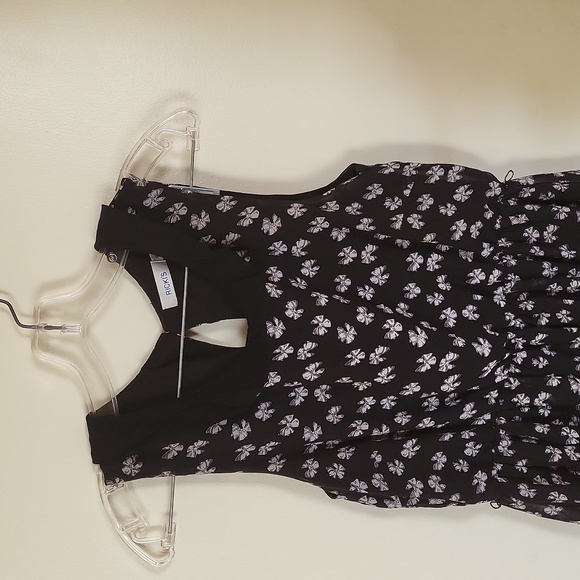 Rikki's Black And White Dress - Picture 3 of 4